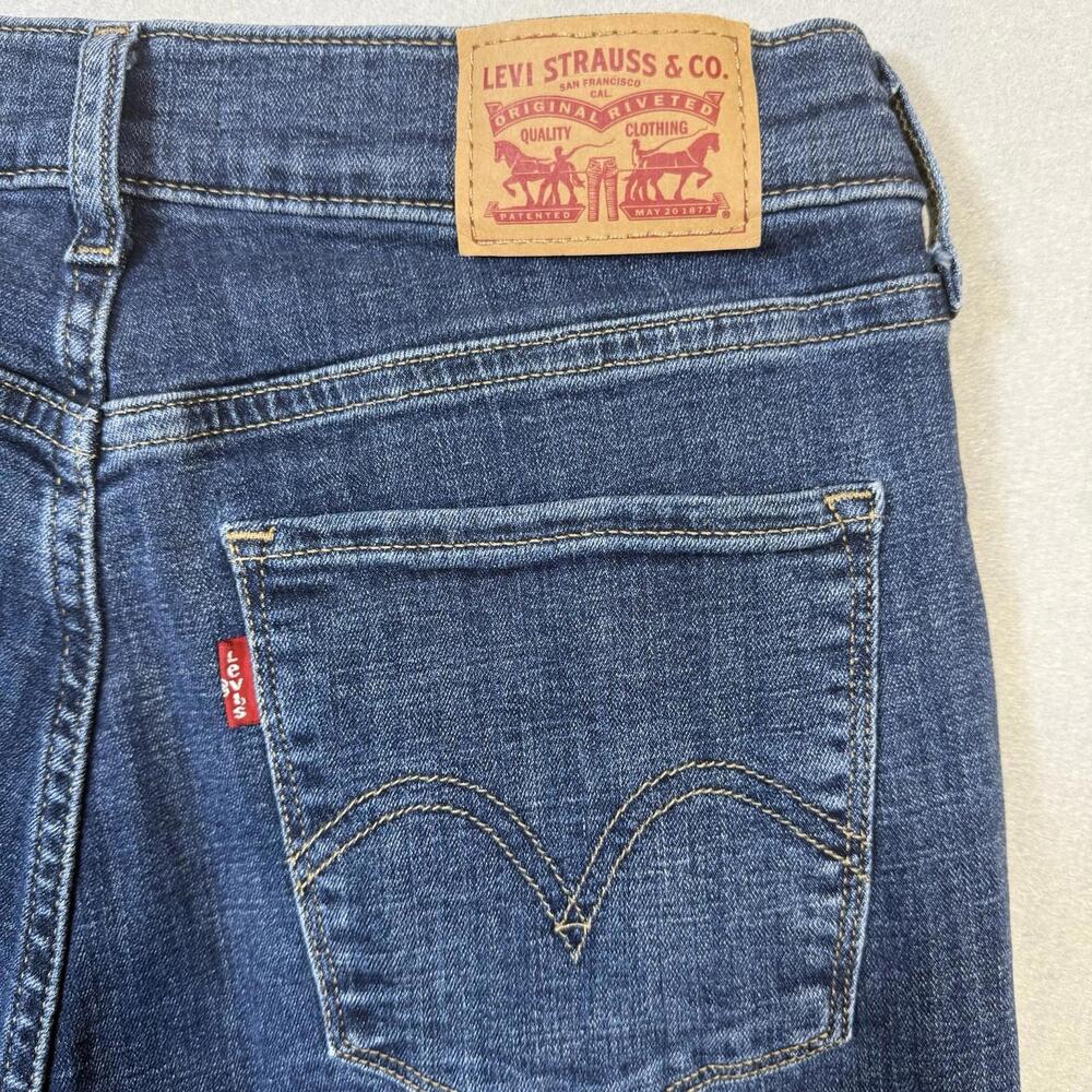 Levi’s Classic Bootcut Jeans Womens Size 6 Medium Wash Stretch Denim 31” Inseam - Picture 15 of 16
